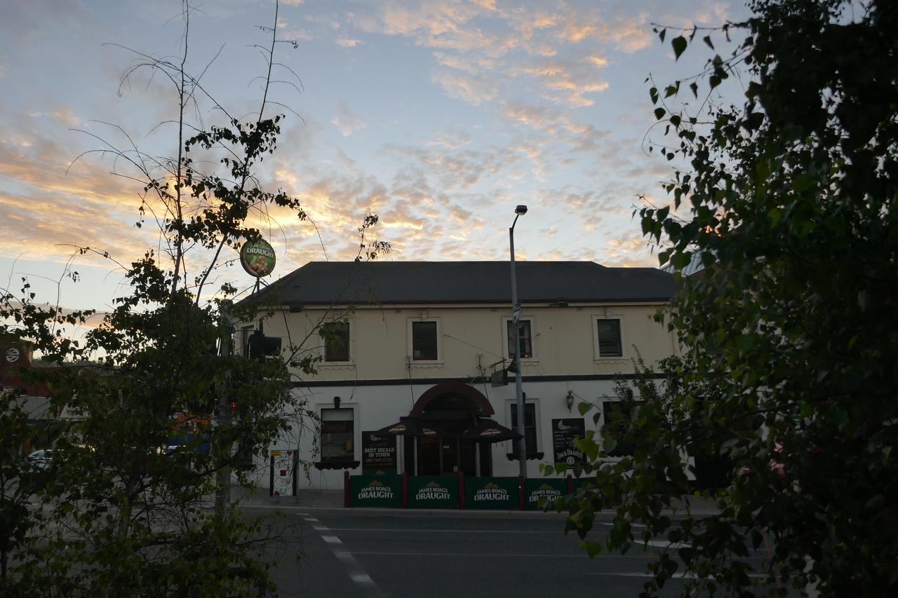 Okeefes Hotel Backpackers Launceston Exteriér fotografie